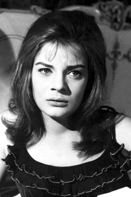 Nadia Lotfi - Actor Profile Photo