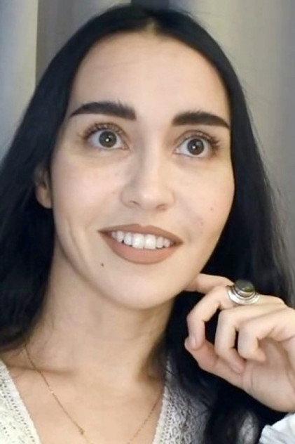 Lara Laquiz - Actor Profile Photo