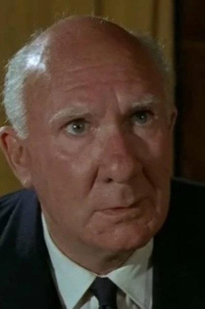 Arthur Hewlett - Actor Profile Photo