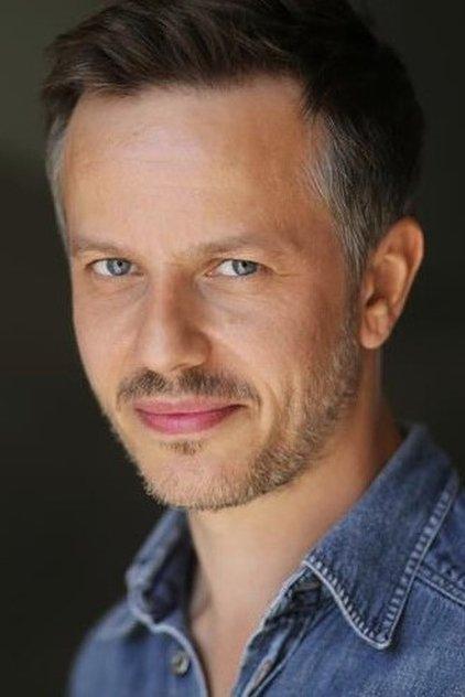 Luke de Woolfson - Actor Profile Photo