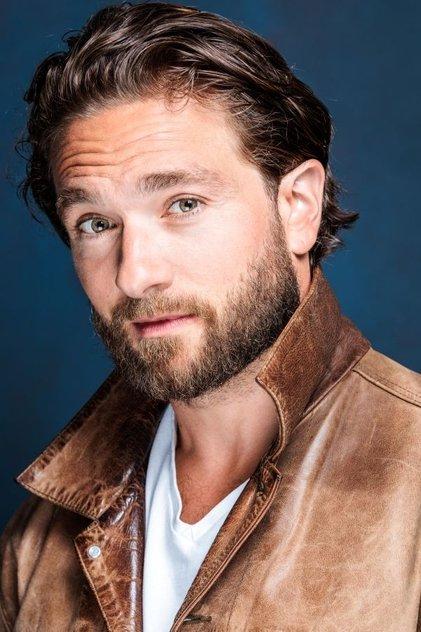 Louis James - Actor Profile Photo