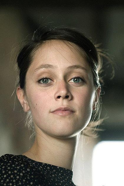 Iris Becher - Actor Profile Photo