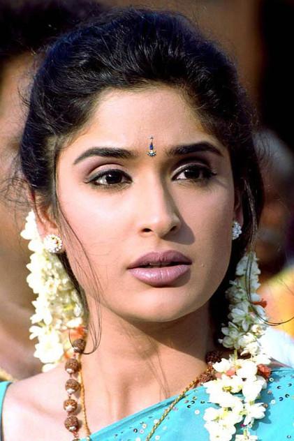 Anjala Zaveri - Actor Profile Photo