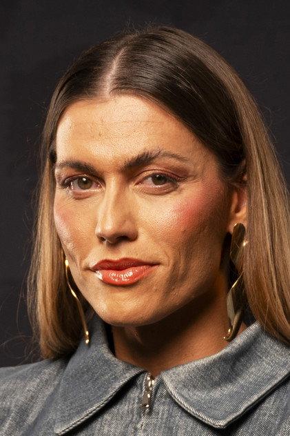 Alina Juhart - Actor Profile Photo