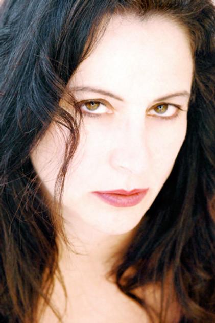 Holly Knight - Actor Profile Photo