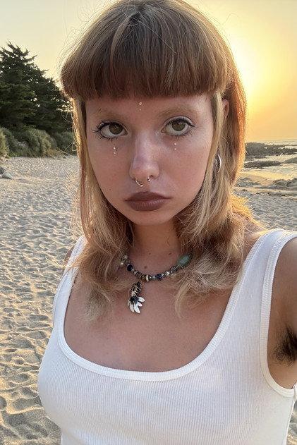 Julie Doidy - Actor Profile Photo