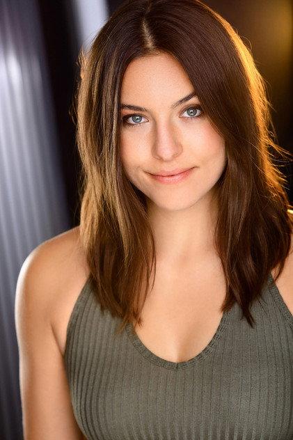 Tara Kaye Burgh - Actor Profile Photo
