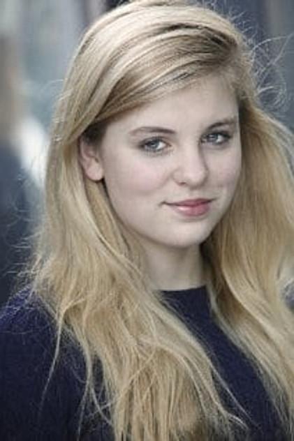 Cloe Mackie - Actor Profile Photo