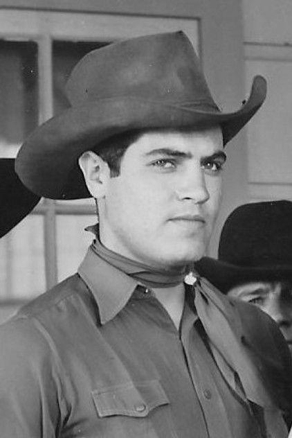 Henry Wills - Actor Profile Photo