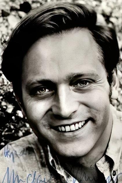 Michaël Munzer - Actor Profile Photo
