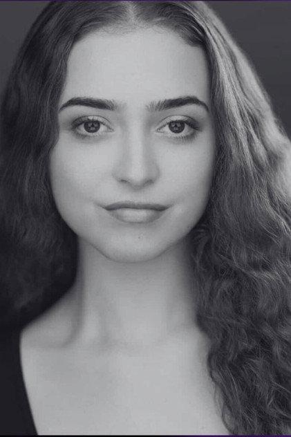 Lizzie Becker - Actor Profile Photo