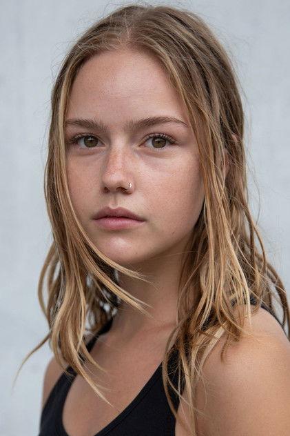 Amélie Hoeferle - Actor Profile Photo
