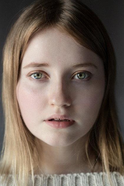 Fern Deacon - Actor Profile Photo