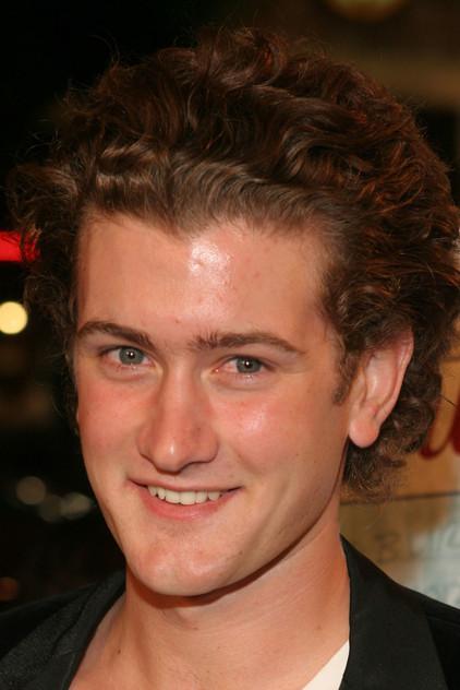 Max Kasch - Actor Profile Photo