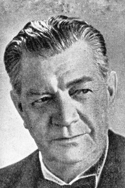 Axel Slangus - Actor Profile Photo
