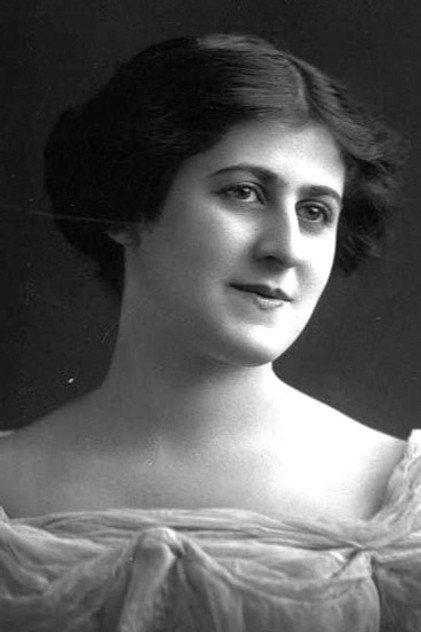 Anna Reader - Actor Profile Photo
