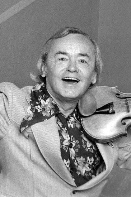Wandy Tworek - Actor Profile Photo