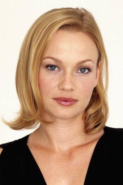 Samantha Mathis - Actor Profile Photo