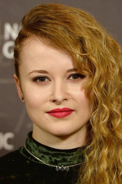 Shannon Tarbet - Actor Profile Photo