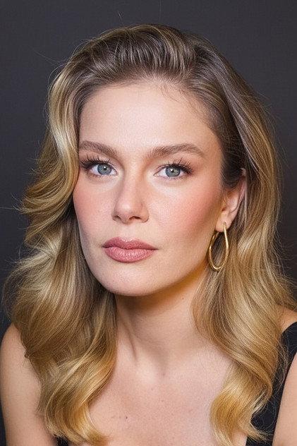 Burcu Biricik - Actor Profile Photo