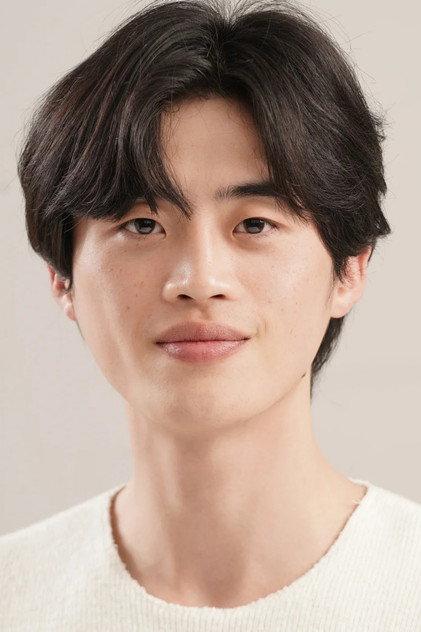 Hwang Geun-hyung - Actor Profile Photo