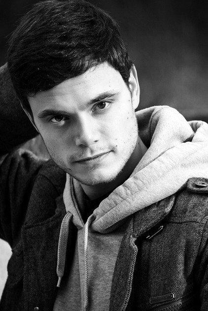 Hannes Sell - Actor Profile Photo