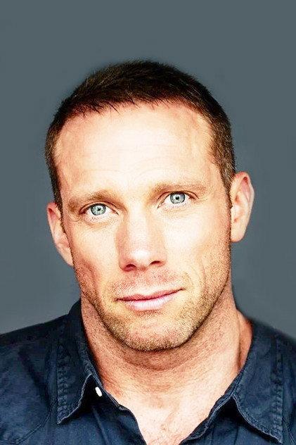 Gavin Fox - Actor Profile Photo