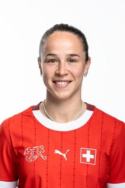 Géraldine Reuteler - Actor Profile Photo