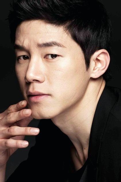 Kim Moo-yul - Actor Profile Photo