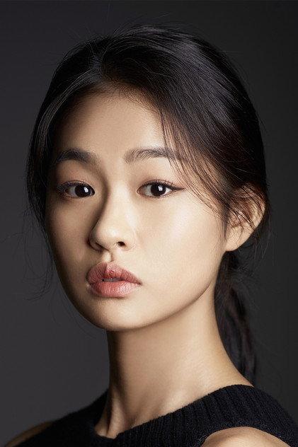 Erin Yoo - Actor Profile Photo