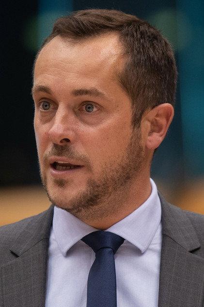 Nicolas Bay - Actor Profile Photo