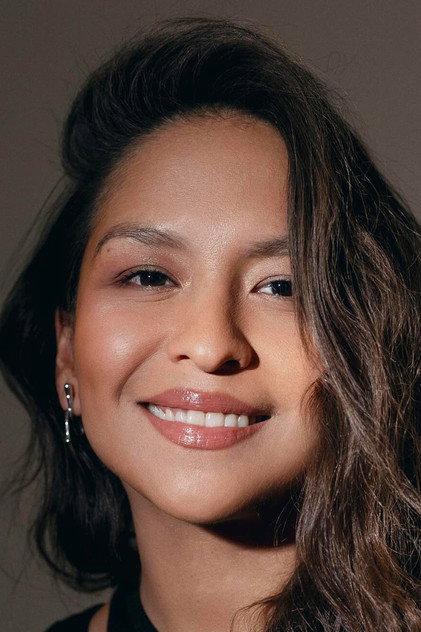 Gabriela Cartol - Actor Profile Photo