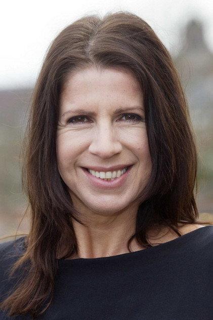 Isa Hoes - Actor Profile Photo