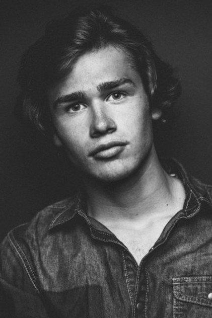 Miles Strommen - Actor Profile Photo