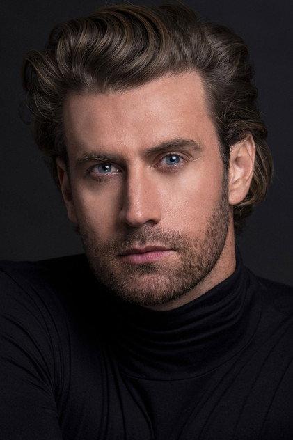 Mathieu Szymkowiak - Actor Profile Photo