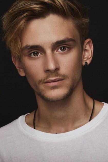 Guillermo Campra - Actor Profile Photo