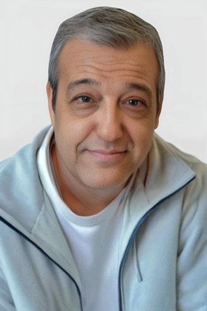 Omar Guendouz - Actor Profile Photo