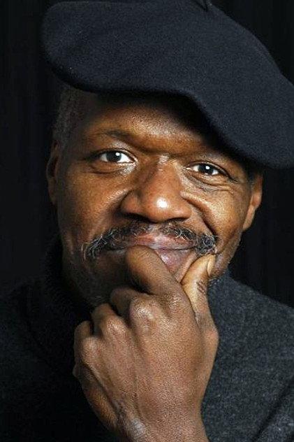 Étienne Alsamia - Actor Profile Photo