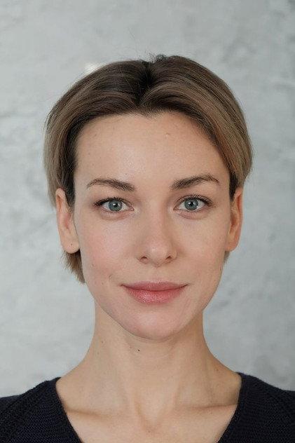 Elena Lotova - Actor Profile Photo