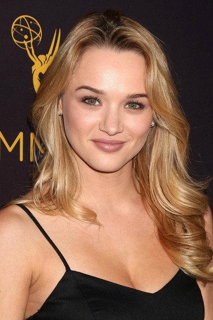 Hunter King - Actor Profile Photo