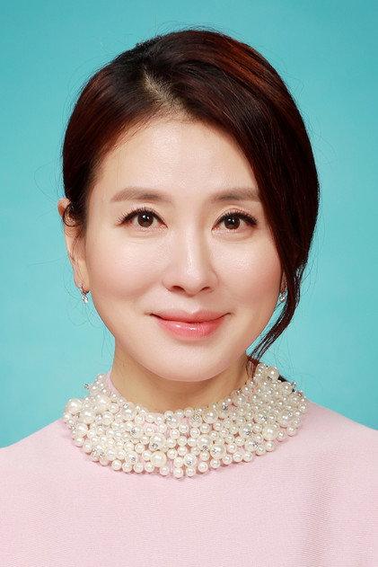 Lee Il-hwa - Actor Profile Photo