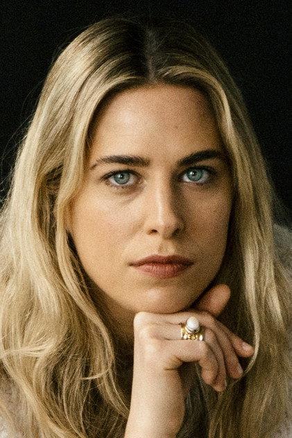 Elizabeth Taufield - Actor Profile Photo