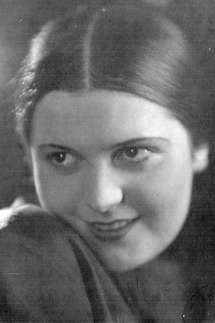 Emma Tsesarskaya - Actor Profile Photo