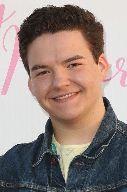 Aedin Mincks - Actor Profile Photo