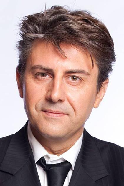 Simon Palomares - Actor Profile Photo
