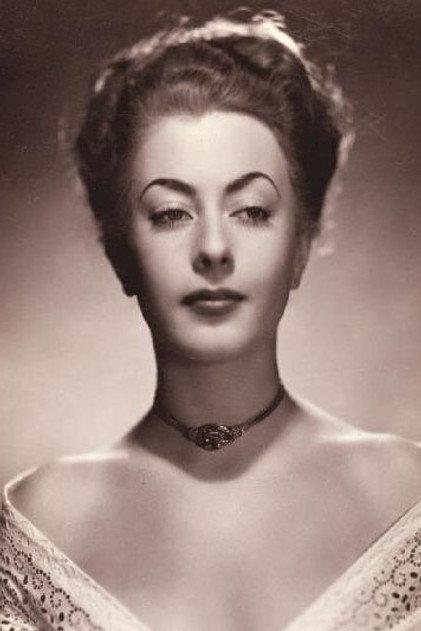 Alba Arnova - Actor Profile Photo