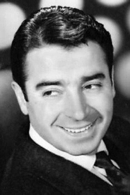 Julio Riscal - Actor Profile Photo