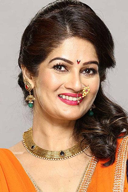 Resham Tipnis - Actor Profile Photo