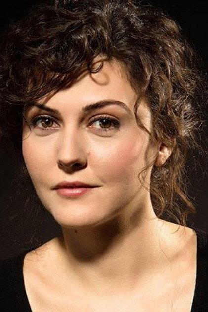 İdil Yener - Actor Profile Photo