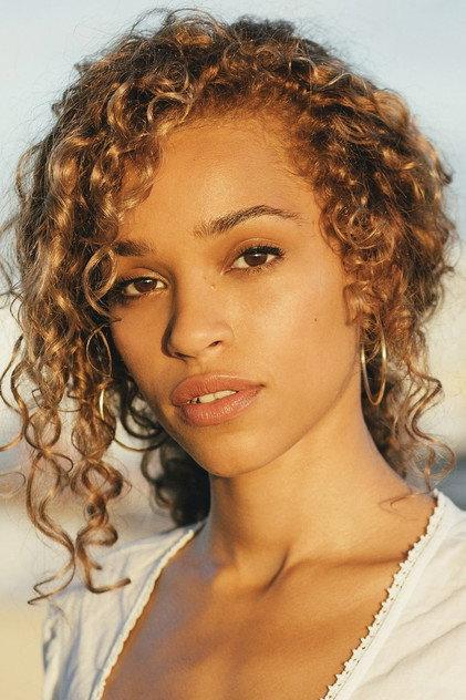 Izzy Bizu - Actor Profile Photo